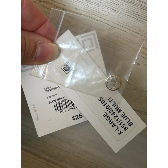 Liz Claiborne Women's XL blue floral long sleeve collared blouse top new - Picture 6 of 6